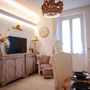 Apartment Magnifico Luxury, Florence